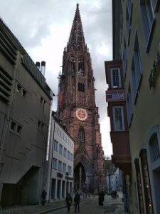 1553272114823